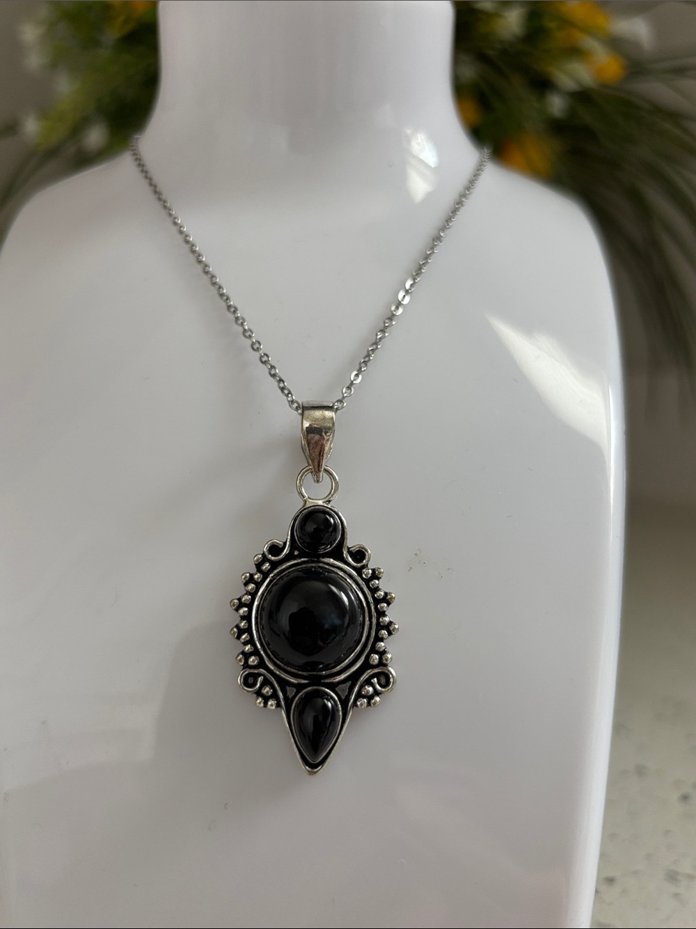 Silver Black Onyx Gemstone Pendant Necklace